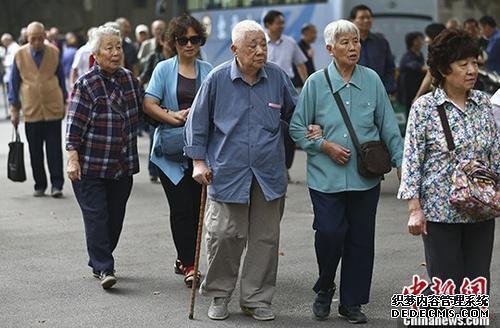 退休人员资料照片。 /p中新社记者 泱波 摄